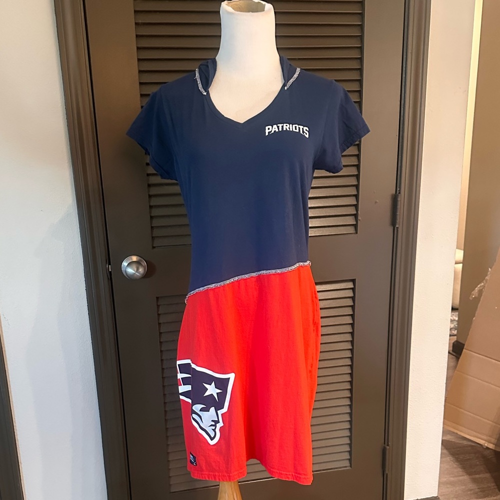 NE Patriots | Short Sleeve Hoodie Dress - Picture 4 of 4